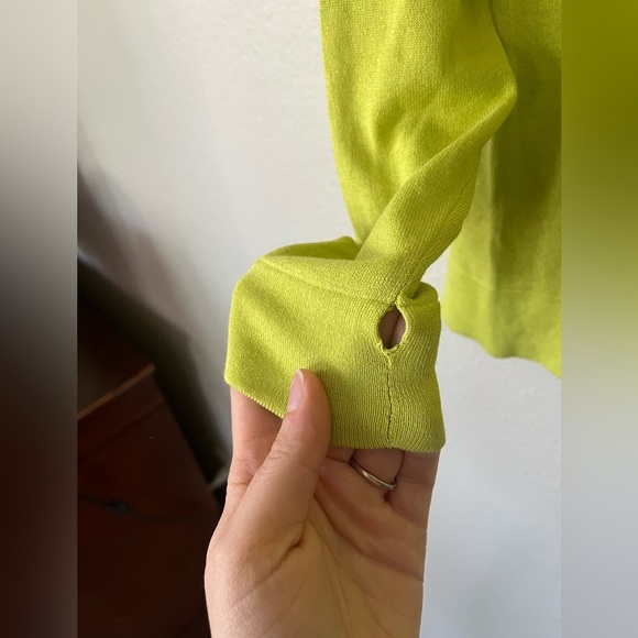 Sak's Fifth Avenue Lemon Lime V Neck Silk & Cashmere Sweater Women's Size S - Picture 10 of 13